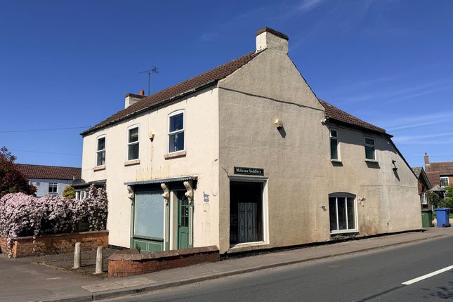 4 bed property, in 1 Haxey Road, £195,000
