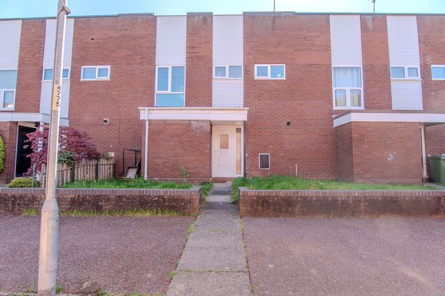3 bed property, in Saddlers Walk, £155,000
