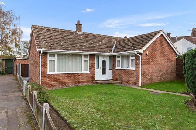 2 bed property, in Meadow Rise Road, £350,000