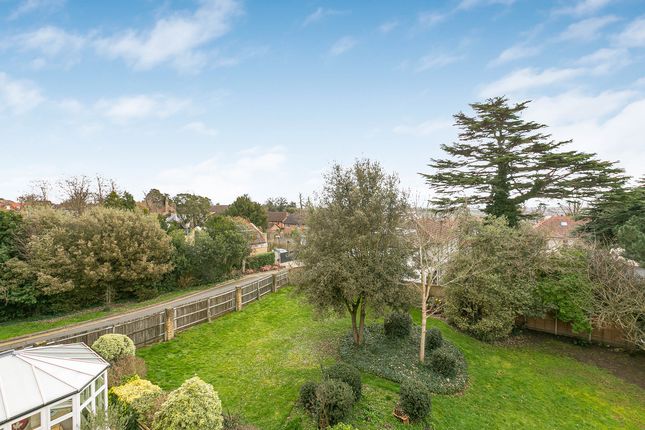 2 bed property, in Copse Hill, £865,000