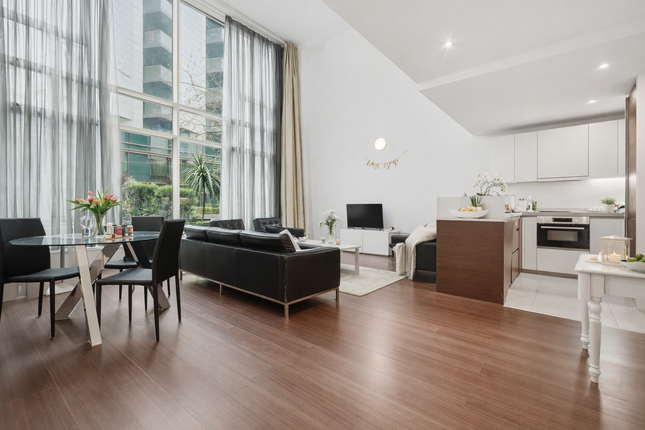 2 bed property, in Baltimore Wharf, £600,000