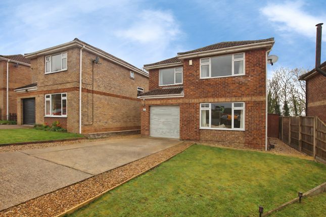 4 bed property, in Lindrick Close, £395,000
