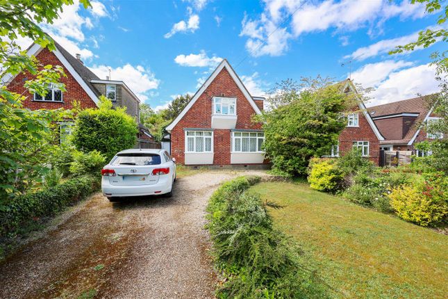 2 bed property, in Broken Gate Lane, £675,000