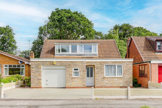 4 bed property, in Oakwood Drive, £325,000
