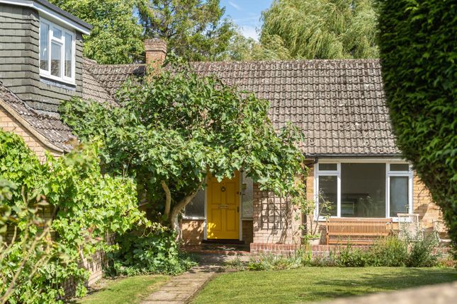 4 bed property, in Oak Road, £750,000
