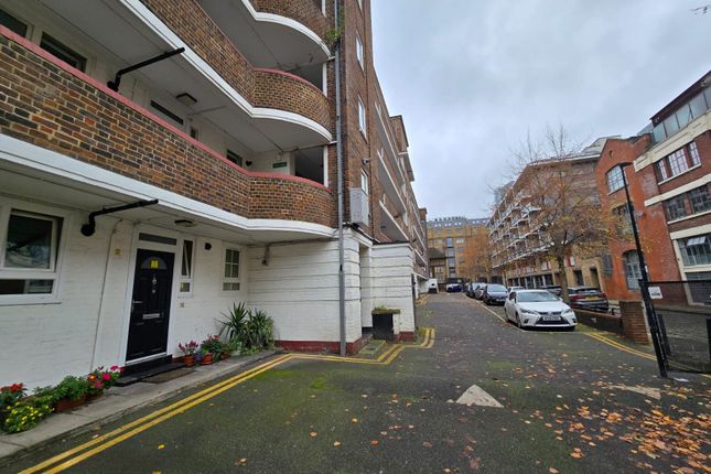 1 bed property, in Boyd Street, £200,000