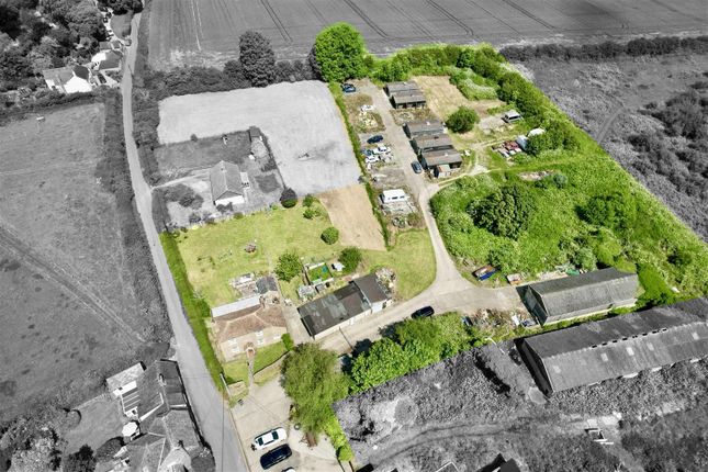 4 bed property, in Mercers Farm, £1,100,000