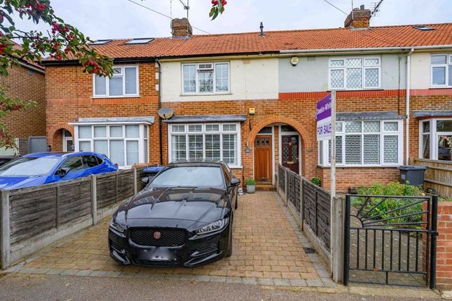2 bed property, in Birchwood Avenue, £375,000