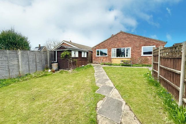 3 bed property, in Maple Close, £220,000
