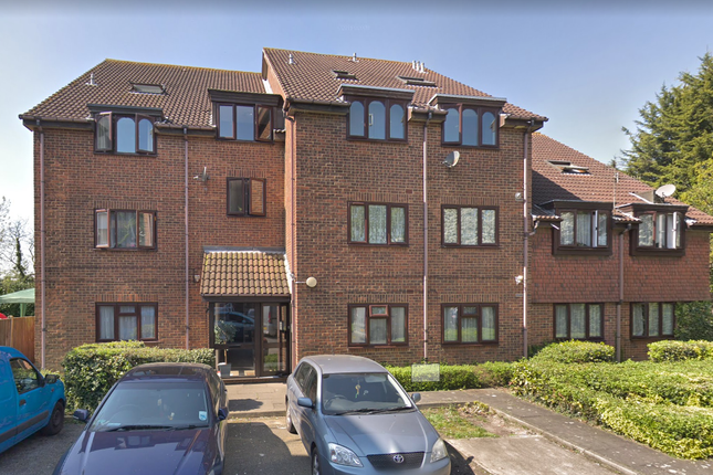 1 bed property, in Reverend Close, £235,000