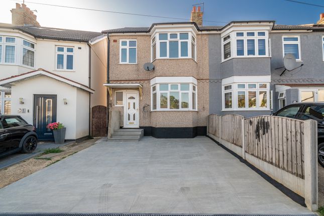 5 bed property, in Wainfleet Avenue, £650,000
