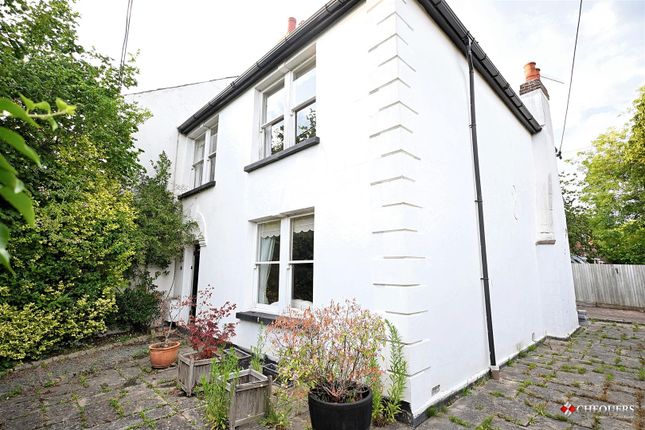 3 bed property, in Updown Hill, £485,000