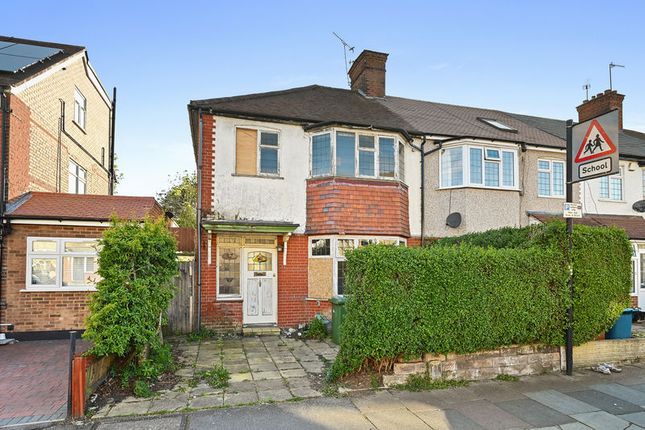3 bed property, in The Gardens, £525,000
