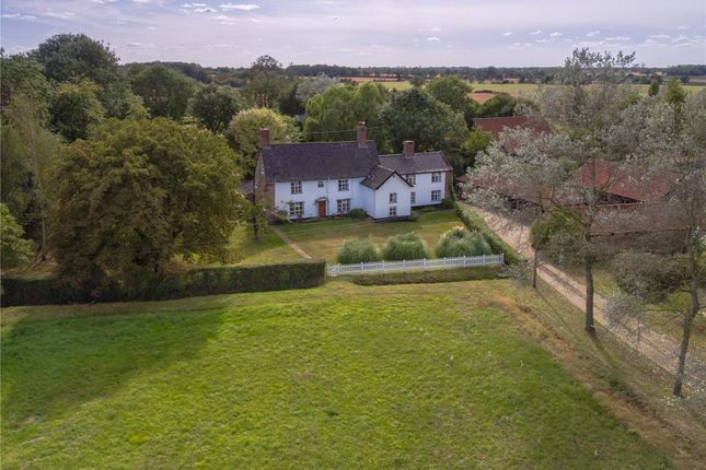 4 bed property, in Great Common Road, £950,000