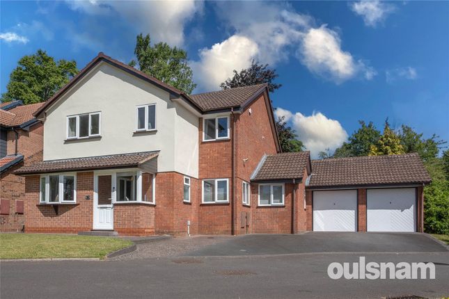 4 bed property, in Southbourne Close, £825,000