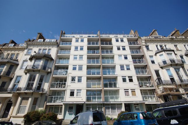 2 bed property, in Cavendish House, £160,000