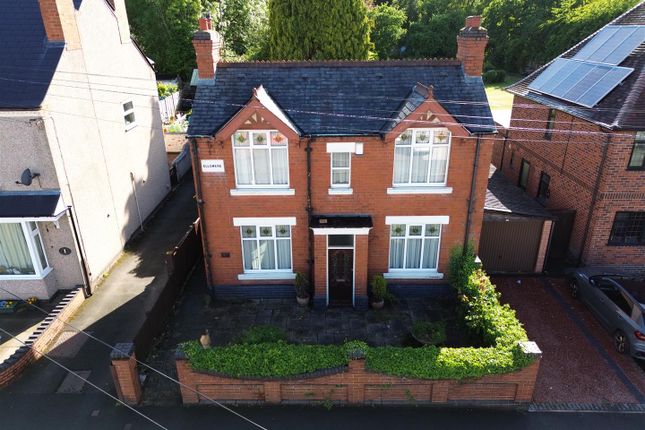 2 bed property, in Ash Green Lane, £275,000