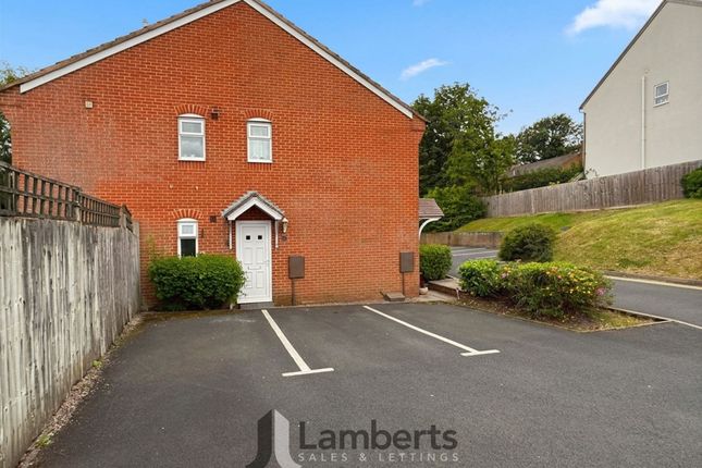 2 bed property, in Mark Close, £140,000