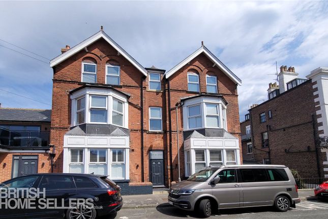 2 bed property, in Brooklands, £140,000