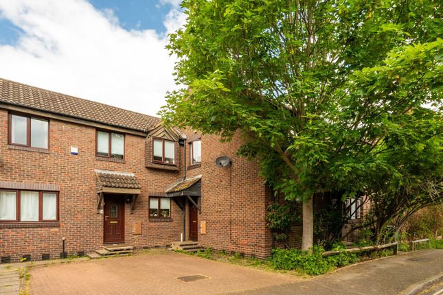 2 bed property, in Somerford Way, £550,000