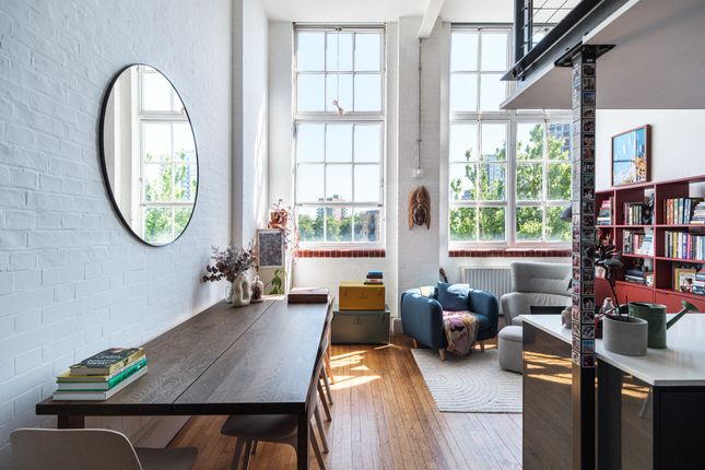 2 bed property, in Grenier Apartments, £550,000