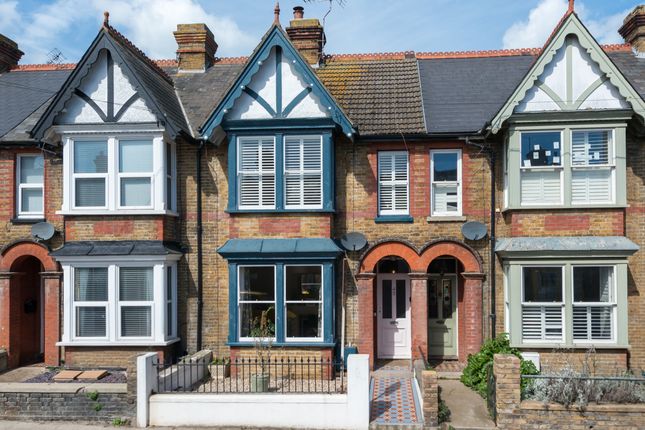 3 bed property, in Cromwell Road, £540,000