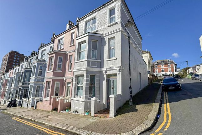 3 bed property, in Alexandra Road St. Leonards TN37, £235,000