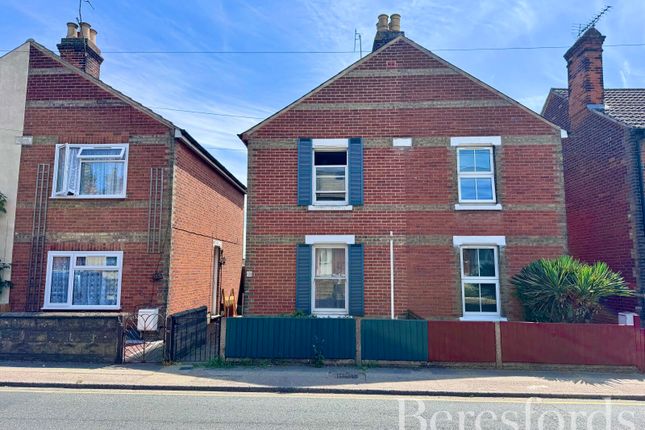 3 bed property, in Harwich Road, £250,000