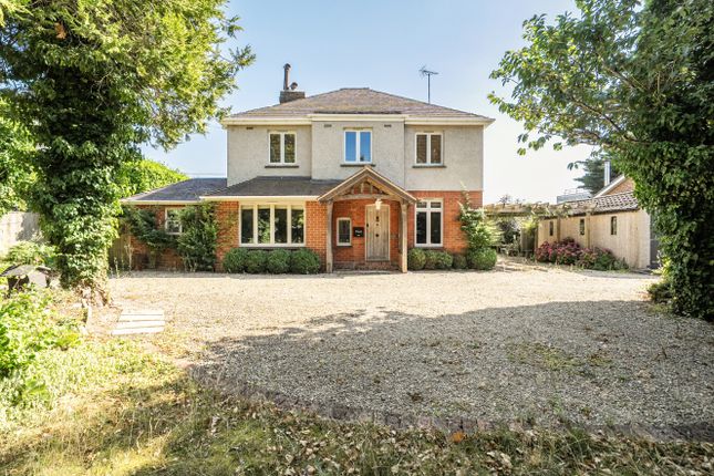 3 bed property, in New Road, £750,000