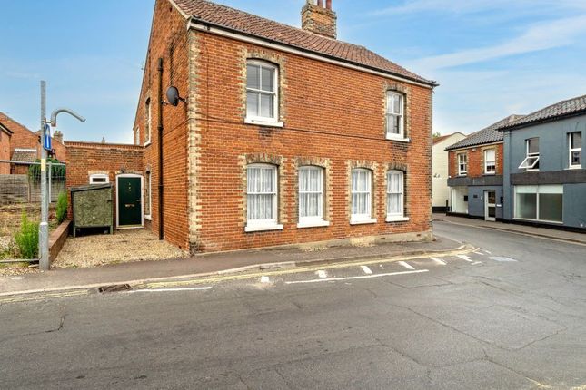 4 bed property, in 2 Vicarage Street, £220,000