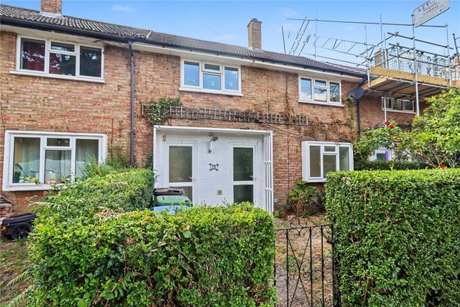 3 bed property, in Woking, £475,000