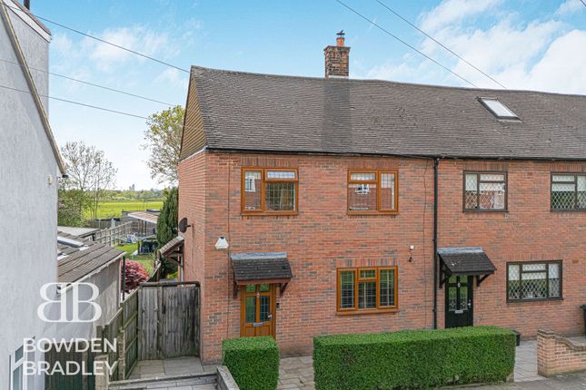 2 bed property, in Elmbridge Road, £425,000