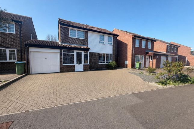 4 bed property, in Dover Close, £499,500