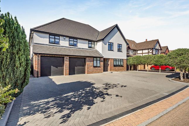 5 bed property, in Hallgate, £900,000