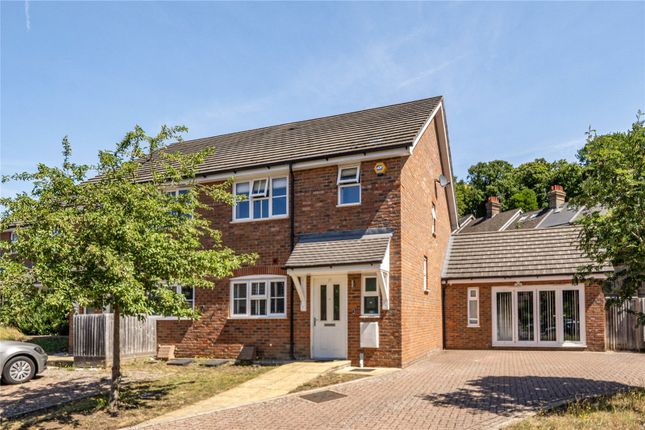 3 bed property, in Ash Grove, £600,000