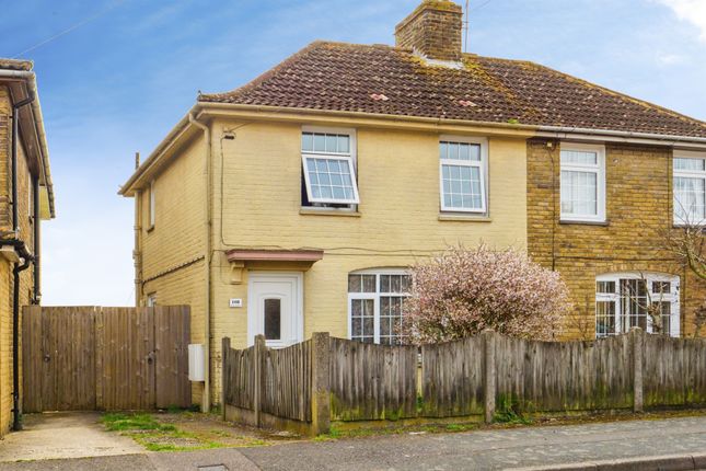 2 bed property, in Milner Crescent, £220,000