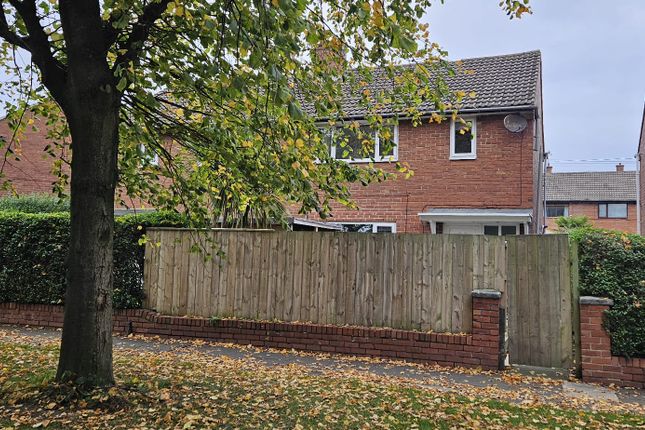 2 bed property, in Deneburn, £92,500