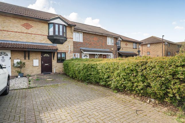 2 bed property, in Sedgehill Road, £375,000