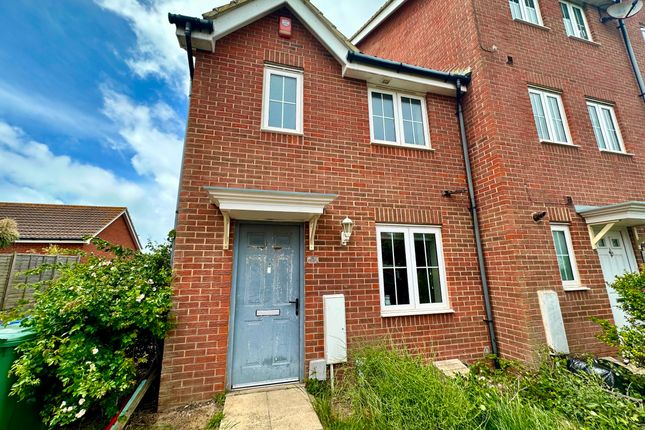 3 bed property, in Westview Close, £299,950