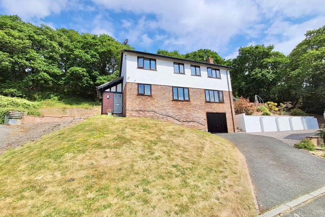 4 bed property, in Nant Y Coed, £450,000