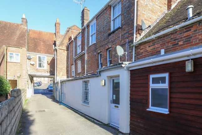 1 bed property, in East Street, £45,000