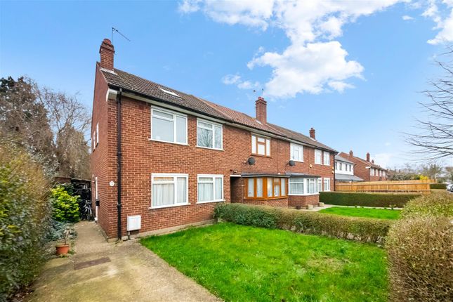 2 bed property, in Stratford Road, £400,000