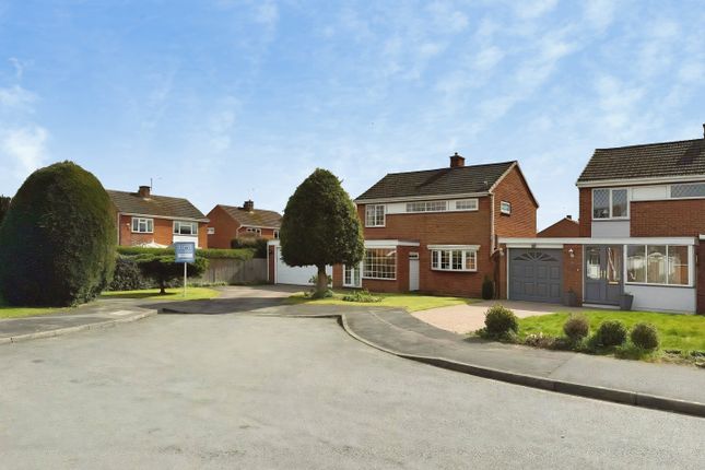 3 bed property, in Fir Tree Avenue, £375,000