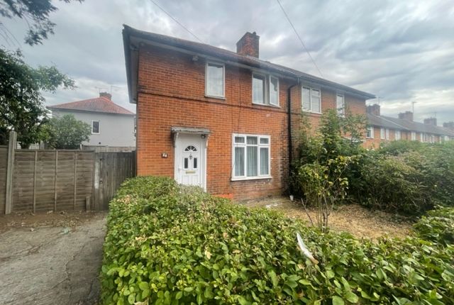 3 bed property, in Horsecroft Road, £565,000