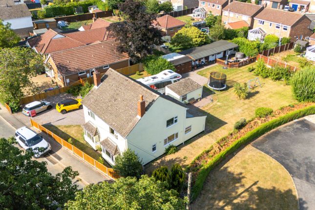 4 bed property, in Hale Road, £495,000