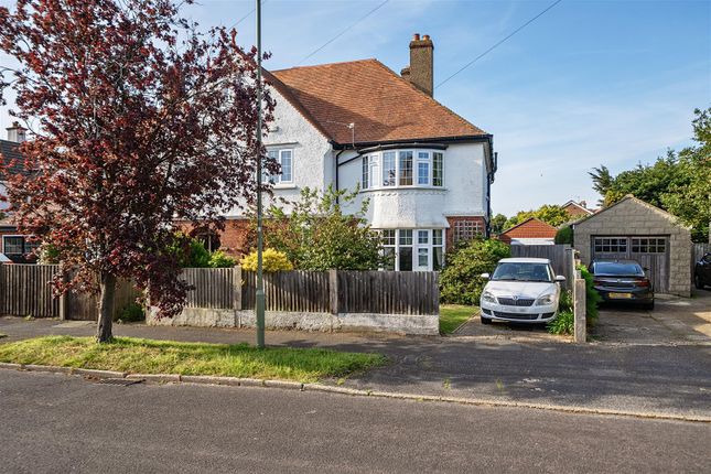 4 bed property, in Beech Grove, £599,995