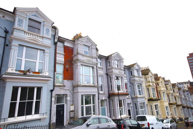 2 bed property, in St Johns Road, £135,000