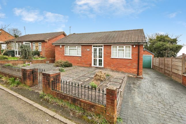2 bed property, in Church Road, £160,000