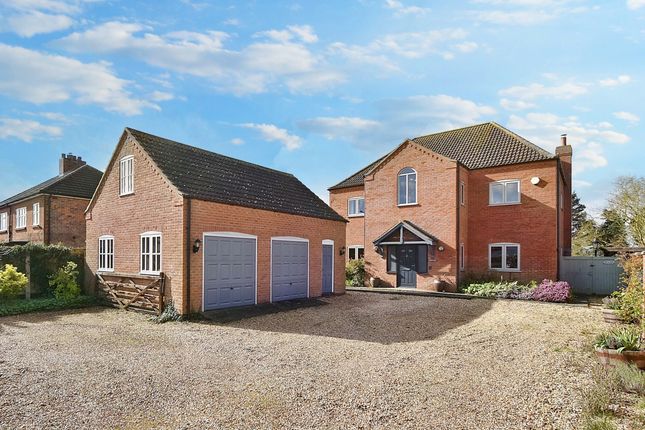 5 bed property, in Tinkle Street, £600,000