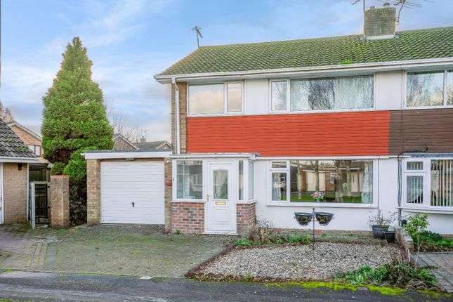 4 bed property, in Thornwood Covert, £300,000